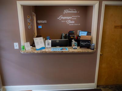 front desk at the office of Elite Dental in Chicago, IL